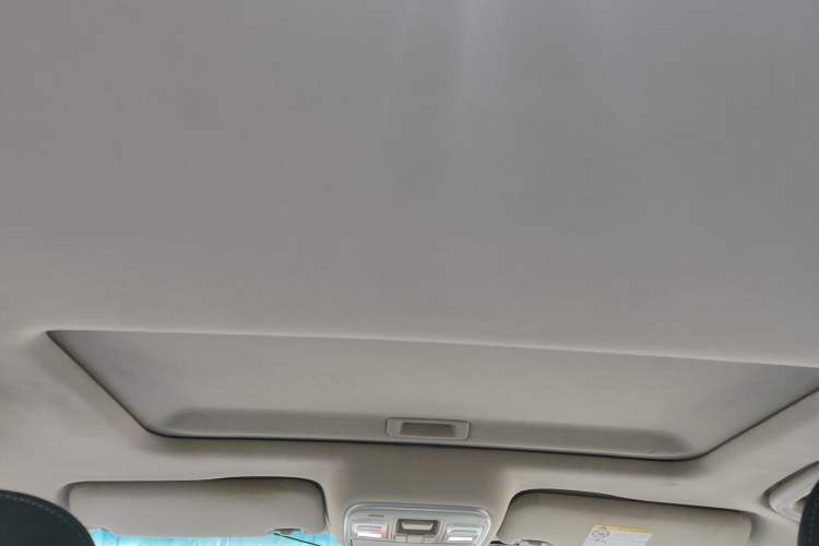 Used Geely Auto Emgrand GL 2017 1.3T Manual Elite Model Headliner