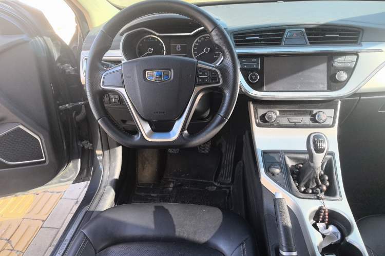 Used Geely Auto Emgrand GL 2017 1.8L Manual Elite Model Interior 4