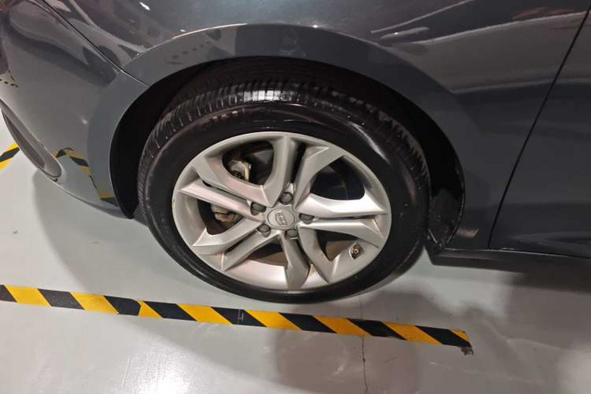 Used Geely Auto Emgrand GL 2017 1.3T DCT Luxury Model Left Front Wheel Hub
