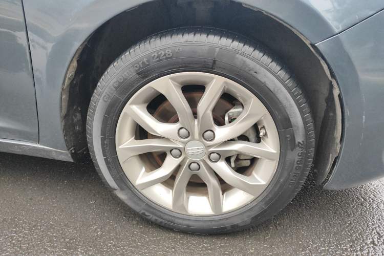 Used Geely Auto Emgrand GL 2017 1.3T Manual Elite Model Right Front Wheel Hub