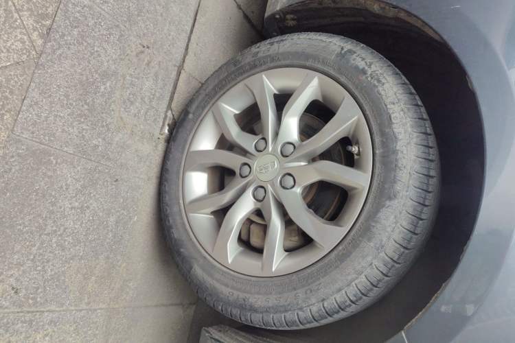 Used Geely Auto Emgrand GL 2017 1.8L Manual Elite Model Right Front Wheel Hub