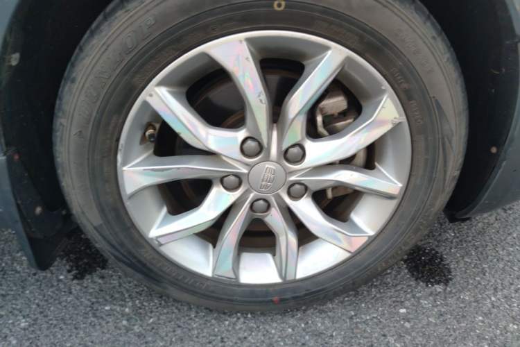Used Geely Auto Emgrand GL 2017 1.8L Manual Elite Model Right Front Wheel Hub
