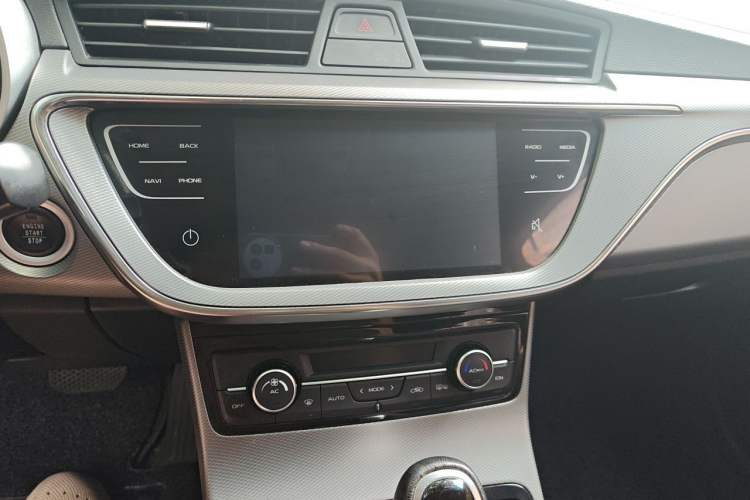Used Geely Auto Emgrand GL 2017 1.8L DCT Elite Model Audio And AC Panel