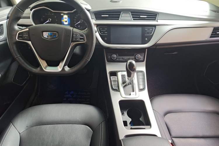 Used Geely Auto Emgrand GL 2017 1.8L DCT Elite Model Center Console