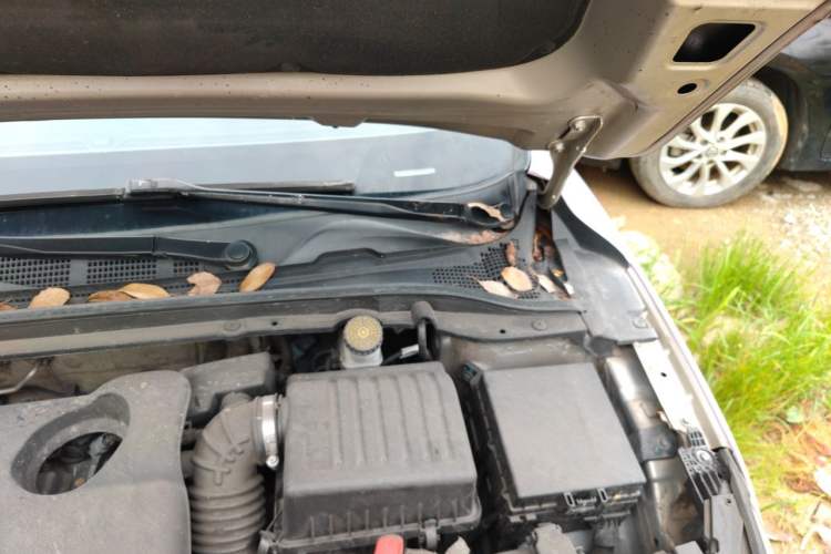 Used Geely Auto Emgrand GL 2017 1.8L DCT Elite Model Engine Bay Left
