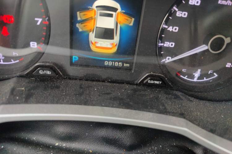 Used Geely Auto Emgrand GL 2017 1.8L DCT Elite Model Odometer Close Up