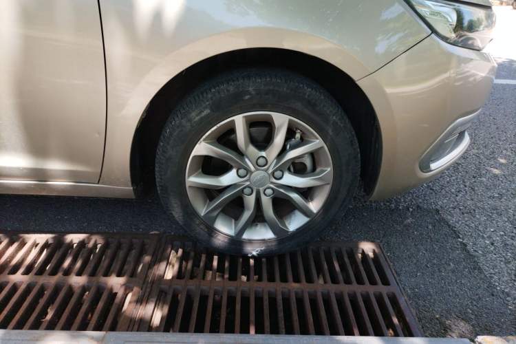 Used Geely Auto Emgrand GL 2017 1.8L DCT Elite Model Right Front Wheel Hub