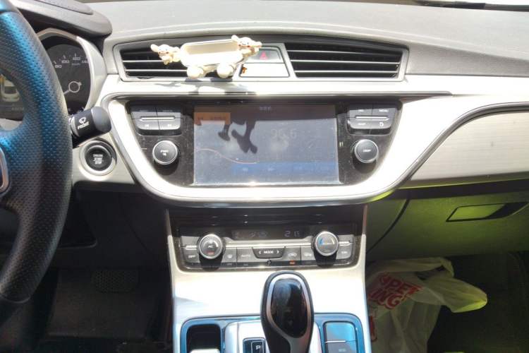 Used Geely Auto Emgrand GL 2017 1.8L DCT Elite Model Audio And AC Panel