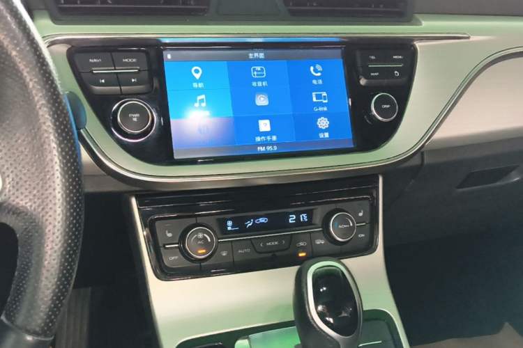 Used Geely Auto Emgrand GL 2017 1.3T DCT Luxury Model Audio And AC Panel