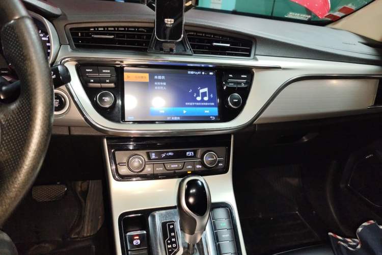 Used Geely Auto Emgrand GL 2017 1.8L DCT Elite Model Audio And AC Panel