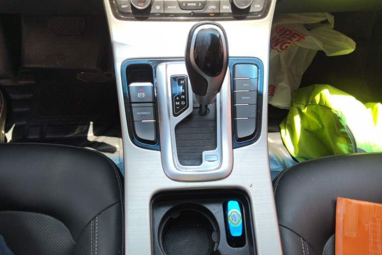 Used Geely Auto Emgrand GL 2017 1.8L DCT Elite Model Gear Lever