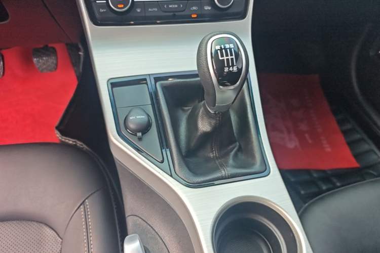 Used Geely Auto Emgrand GL 2017 1.8L Manual Elite Model Gear Lever