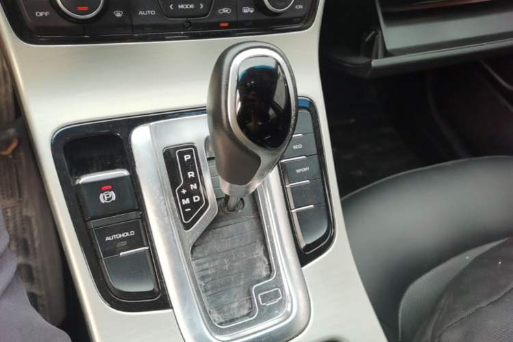 Used Geely Auto Emgrand GL 2017 1.8L DCT Elite Model Gear Lever