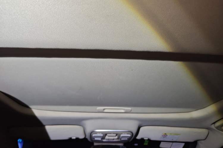 Used Geely Auto Emgrand GL 2017 1.8L DCT Elite Model Headliner