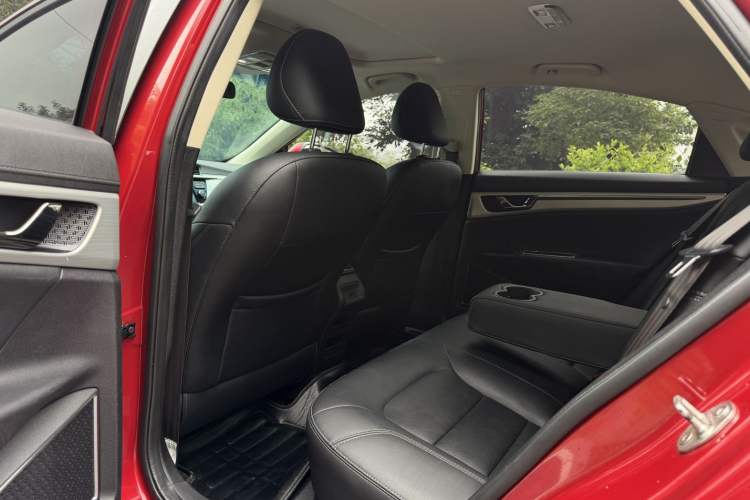 Used Geely Auto Emgrand GL 2017 1.8L Manual Elite Model Interior 4