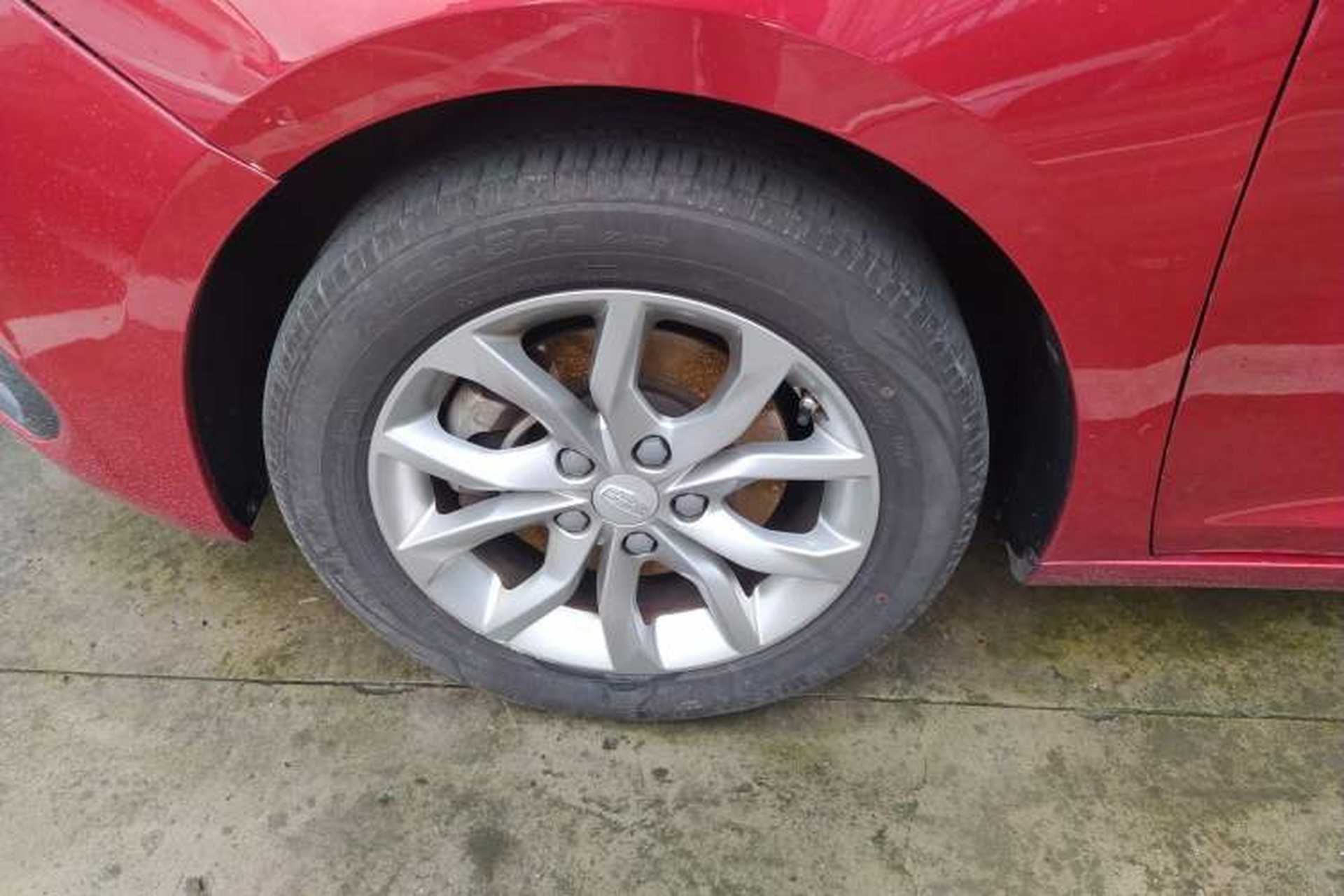 Used Geely Auto Emgrand GL 2017 1.8L Manual Elite Model Left Front Wheel Hub