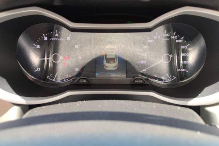 Used Geely Auto Emgrand GL 2017 1.8L DCT Elite Model Odometer Close Up