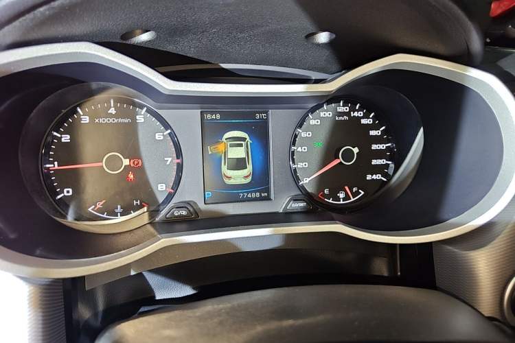 Used Geely Auto Emgrand GL 2017 1.8L DCT Elite Model Odometer Close Up