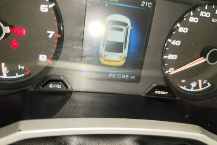 Used Geely Auto Emgrand GL 2017 1.8L DCT Elite Model Odometer Close Up