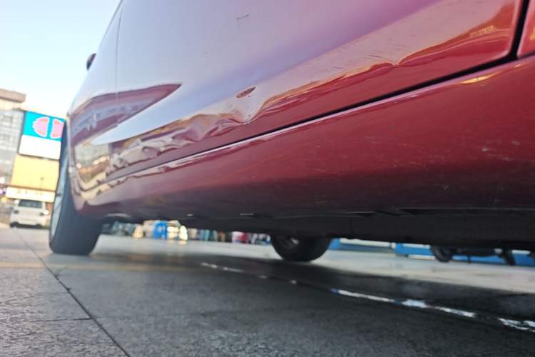 Used Geely Auto Emgrand GL 2017 1.8L Manual Elite Model Right Side Sill