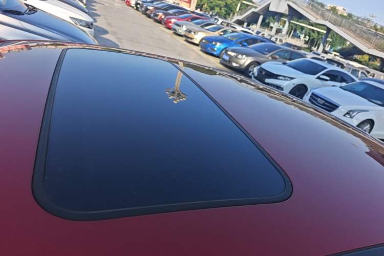 Used Geely Auto Emgrand GL 2017 1.8L Manual Elite Model Roof
