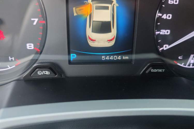 Used Geely Auto Emgrand GL 2017 1.8L DCT Elite Model Odometer Close Up