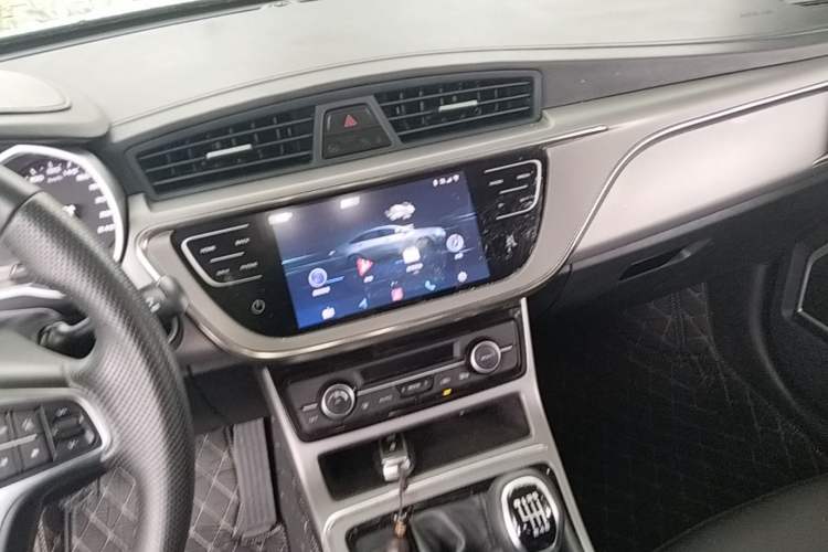 Used Geely Auto Emgrand GL 2017 1.8L Manual Elite Model Audio And AC Panel