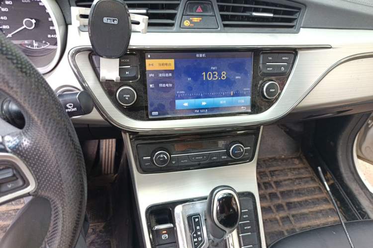Used Geely Auto Emgrand GL 2017 1.3T DCT Elite Model Audio And AC Panel