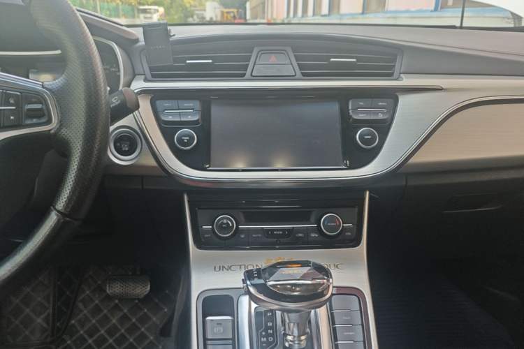 Used Geely Auto Emgrand GL 2017 1.8L DCT Elite Model Audio And AC Panel