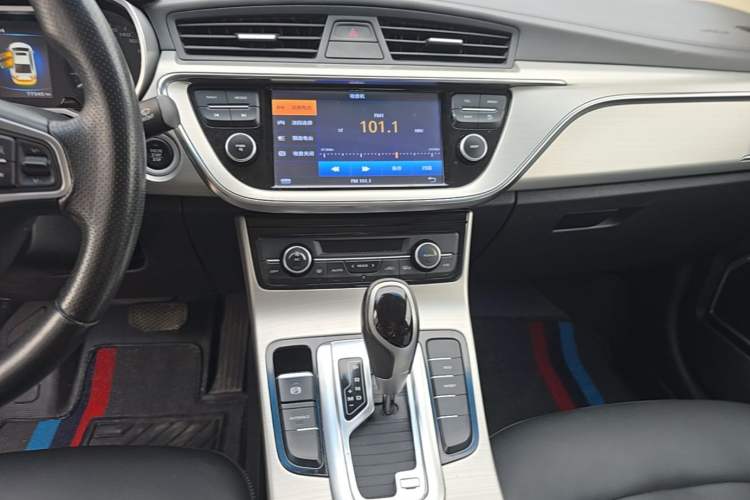 Used Geely Auto Emgrand GL 2017 1.3T DCT Elite Model Audio And AC Panel