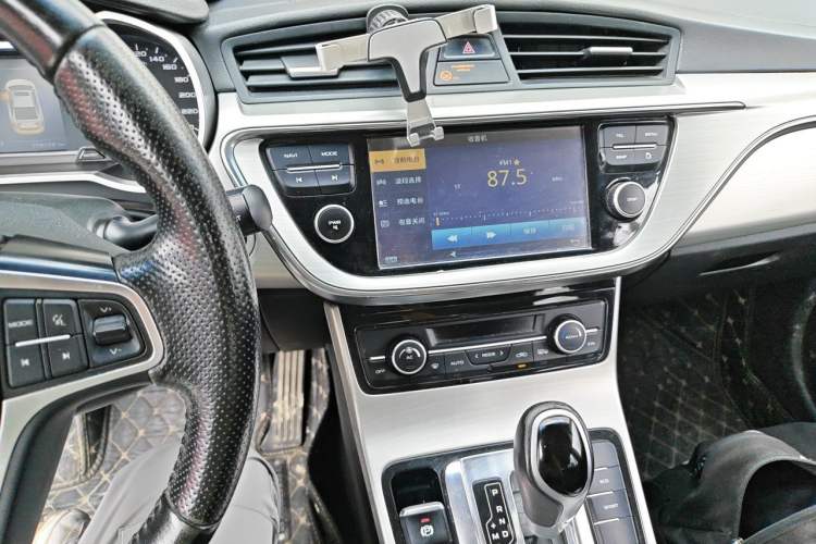 Used Geely Auto Emgrand GL 2017 1.3T DCT Elite Model Audio And AC Panel