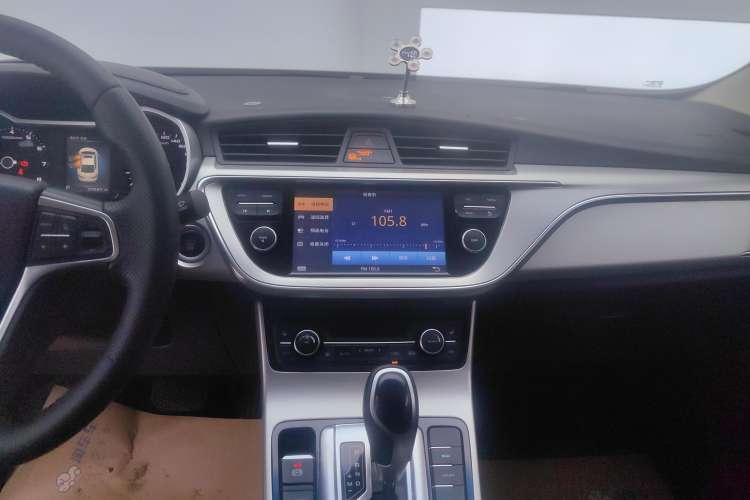 Used Geely Auto Emgrand GL 2017 1.3T DCT Luxury Model Audio And AC Panel