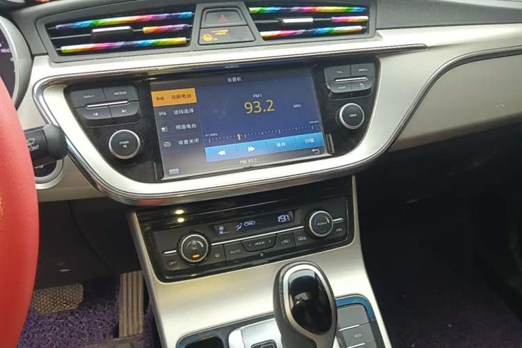 Used Geely Auto Emgrand GL 2017 1.8L DCT Elite Model Audio And AC Panel