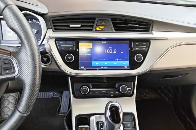 Used Geely Auto Emgrand GL 2017 1.8L DCT Elite Model Audio And AC Panel