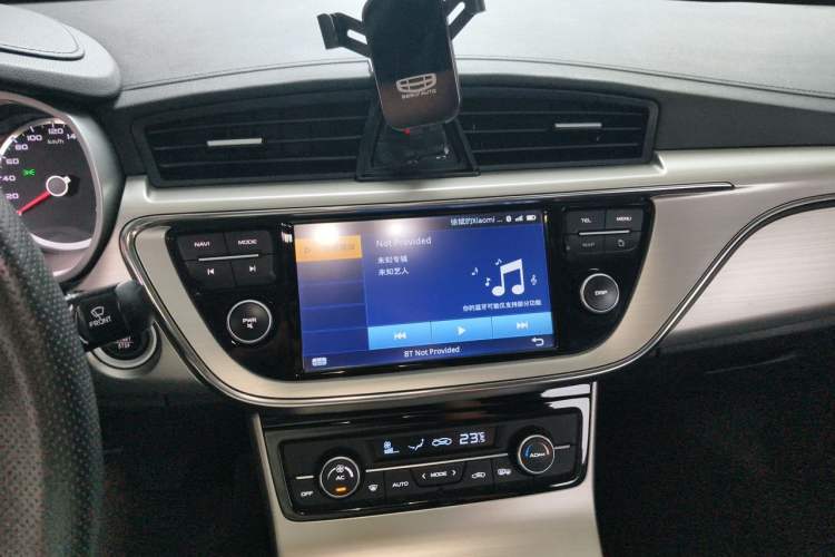 Used Geely Auto Emgrand GL 2017 1.8L Manual Elite Model Audio And AC Panel
