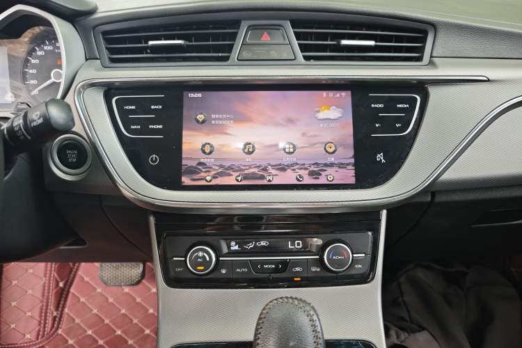 Used Geely Auto Emgrand GL 2017 1.8L DCT Elite Model Audio And AC Panel