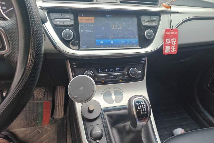 Used Geely Auto Emgrand GL 2017 1.3T Manual Elite Model Audio And AC Panel