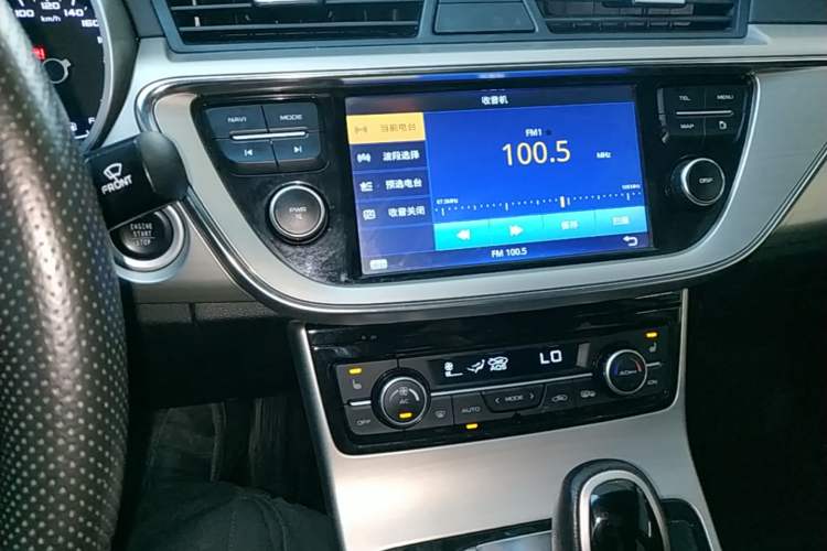 Used Geely Auto Emgrand GL 2017 1.3T DCT Luxury Model Audio And AC Panel