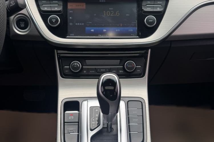 Used Geely Auto Emgrand GL 2017 1.3T DCT Elite Model Audio And AC Panel