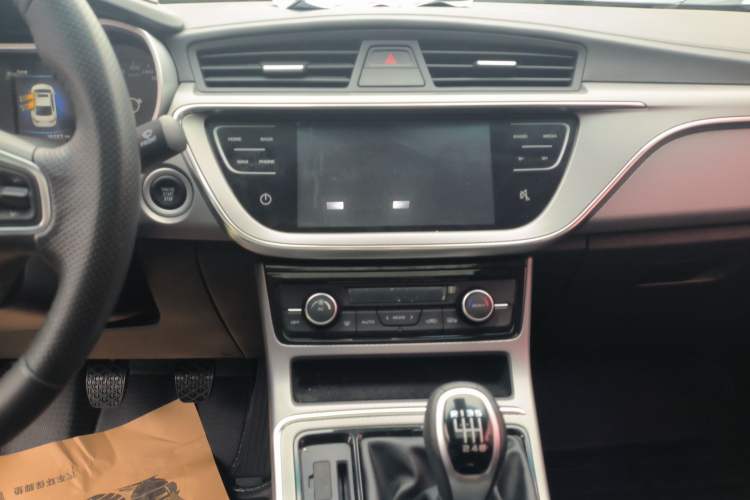 Used Geely Auto Emgrand GL 2017 1.8L Manual Elite Model Audio And AC Panel
