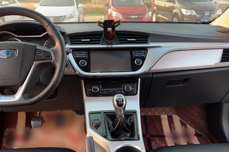 Used Geely Auto Emgrand GL 2017 1.8L Manual Elite Model Audio And AC Panel