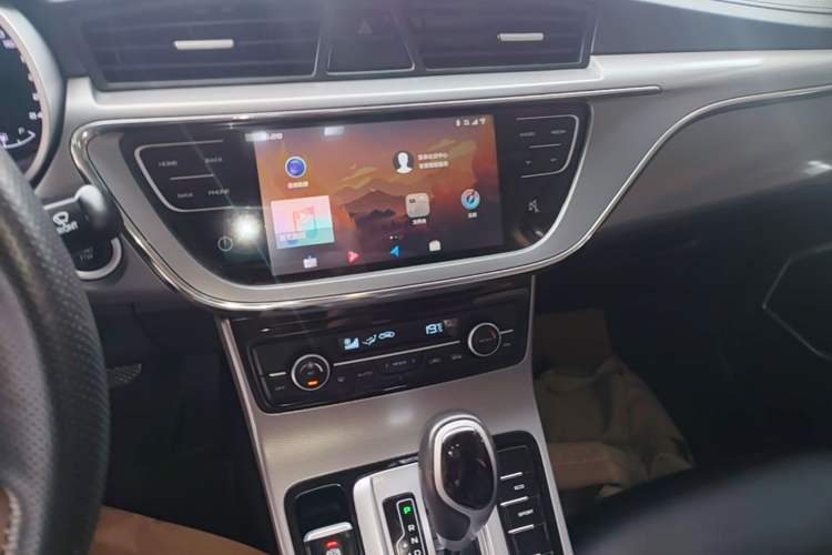 Used Geely Auto Emgrand GL 2017 1.8L DCT Elite Model Audio And AC Panel