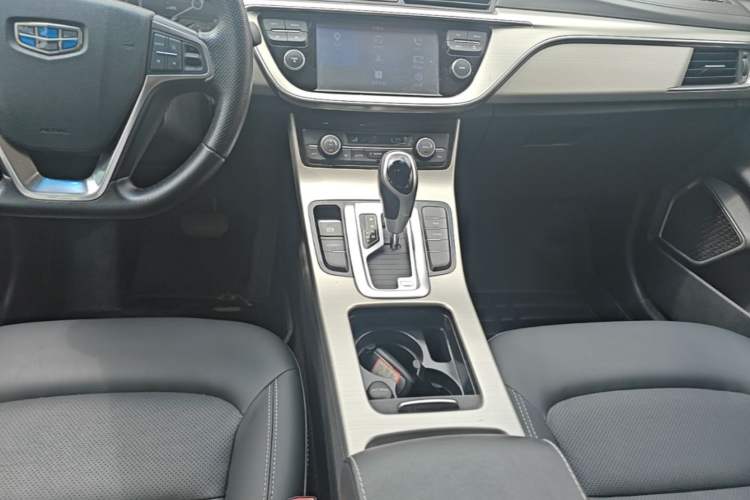 Used Geely Auto Emgrand GL 2017 1.3T DCT Elite Model Audio And AC Panel