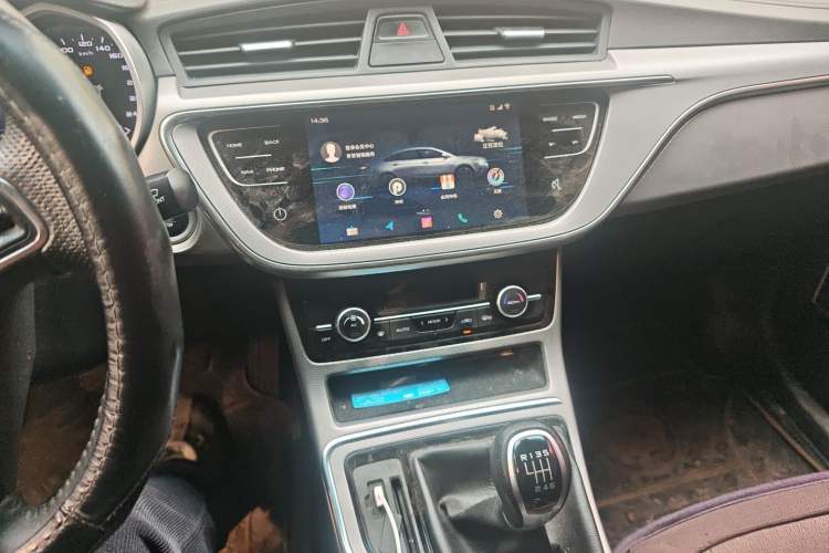 Used Geely Auto Emgrand GL 2017 1.8L Manual Elite Model Audio And AC Panel