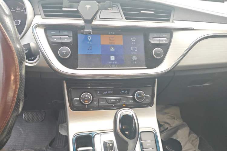 Used Geely Auto Emgrand GL 2017 1.3T DCT Elite Model Audio And AC Panel