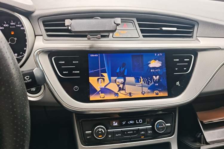Used Geely Auto Emgrand GL 2017 1.8L Manual Elite Model Audio And AC Panel