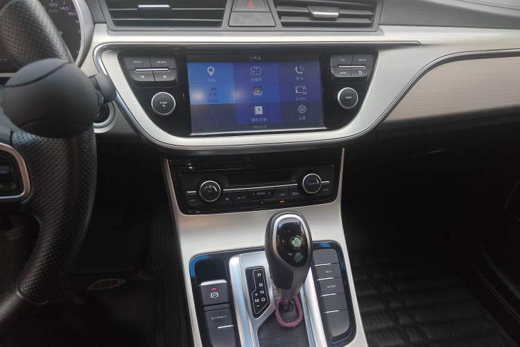 Used Geely Auto Emgrand GL 2017 1.8L DCT Elite Model Audio And AC Panel