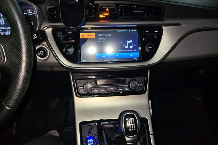 Used Geely Auto Emgrand GL 2017 1.8L Manual Elite Model Audio And AC Panel