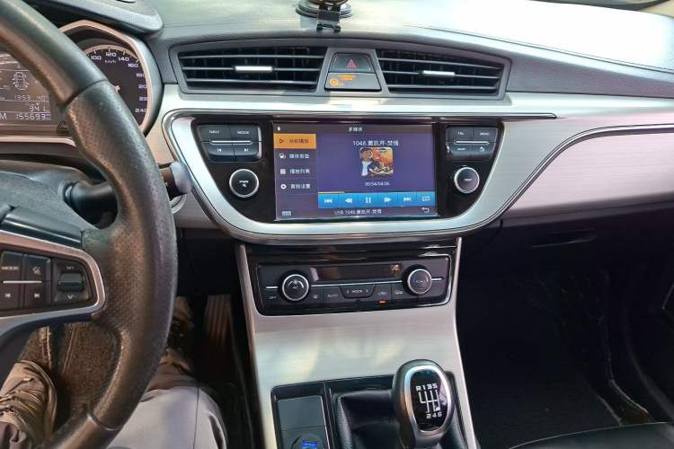 Used Geely Auto Emgrand GL 2017 1.8L Manual Elite Model Audio And AC Panel