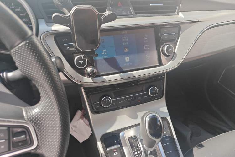 Used Geely Auto Emgrand GL 2017 1.8L DCT Elite Model Audio And AC Panel
